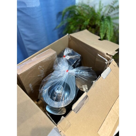 Nespresso Vertuo Plus Coffee & Espresso Maker w/ Aeroccino 3 Milk Frother & Star - Picture 3 of 9